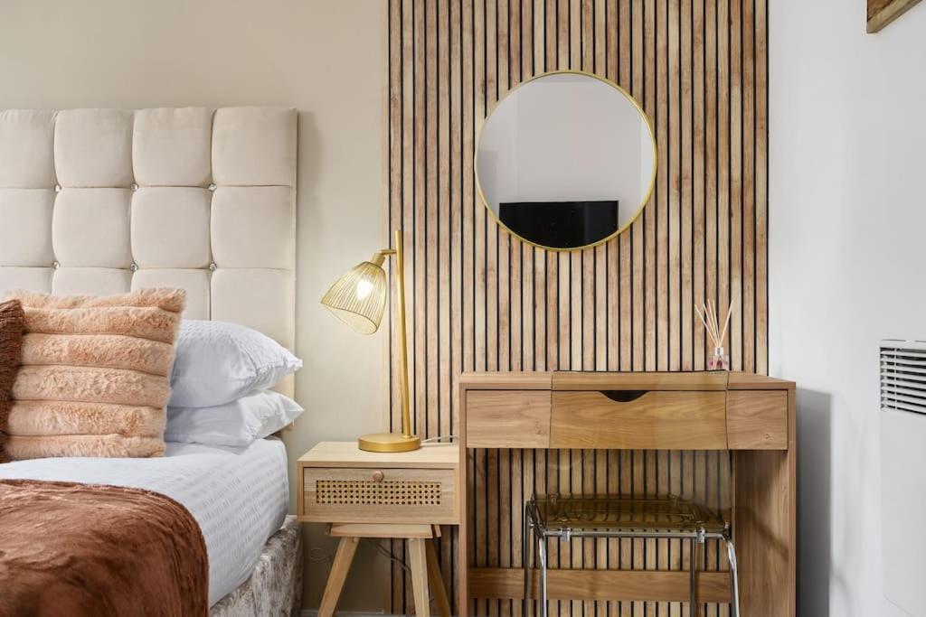 Cityfront Luxe Near Centre Facing Etihad & Coop Live, Free Parking Appartamento