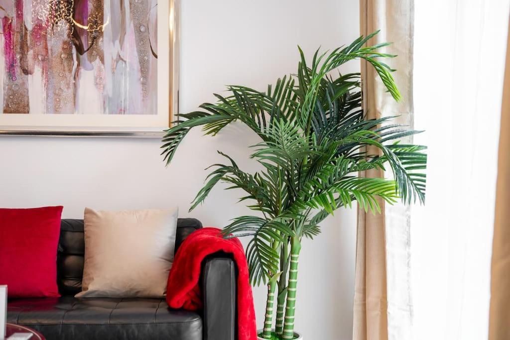 Appartamento Cityfront Luxe Near Centre Facing Etihad & Coop Live, Free Parking *